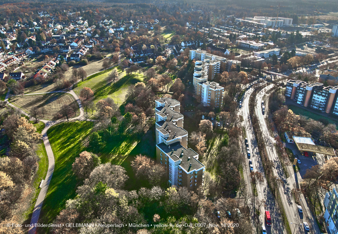 18.11.2020 - Marx-Zentrum und Wohnanalge Karl-Marx-Ring 52-62 in Neuperlach